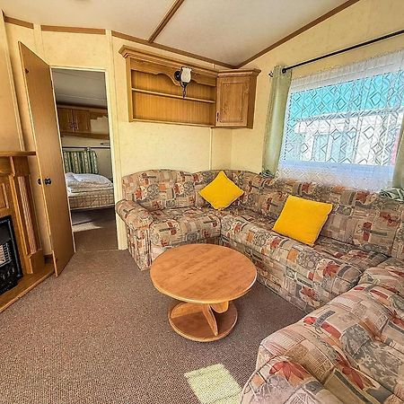 6 Berth Caravan By The Beach In Hunstanton In Norfolk, Pets Welcome Ref 13009L Exteriör bild