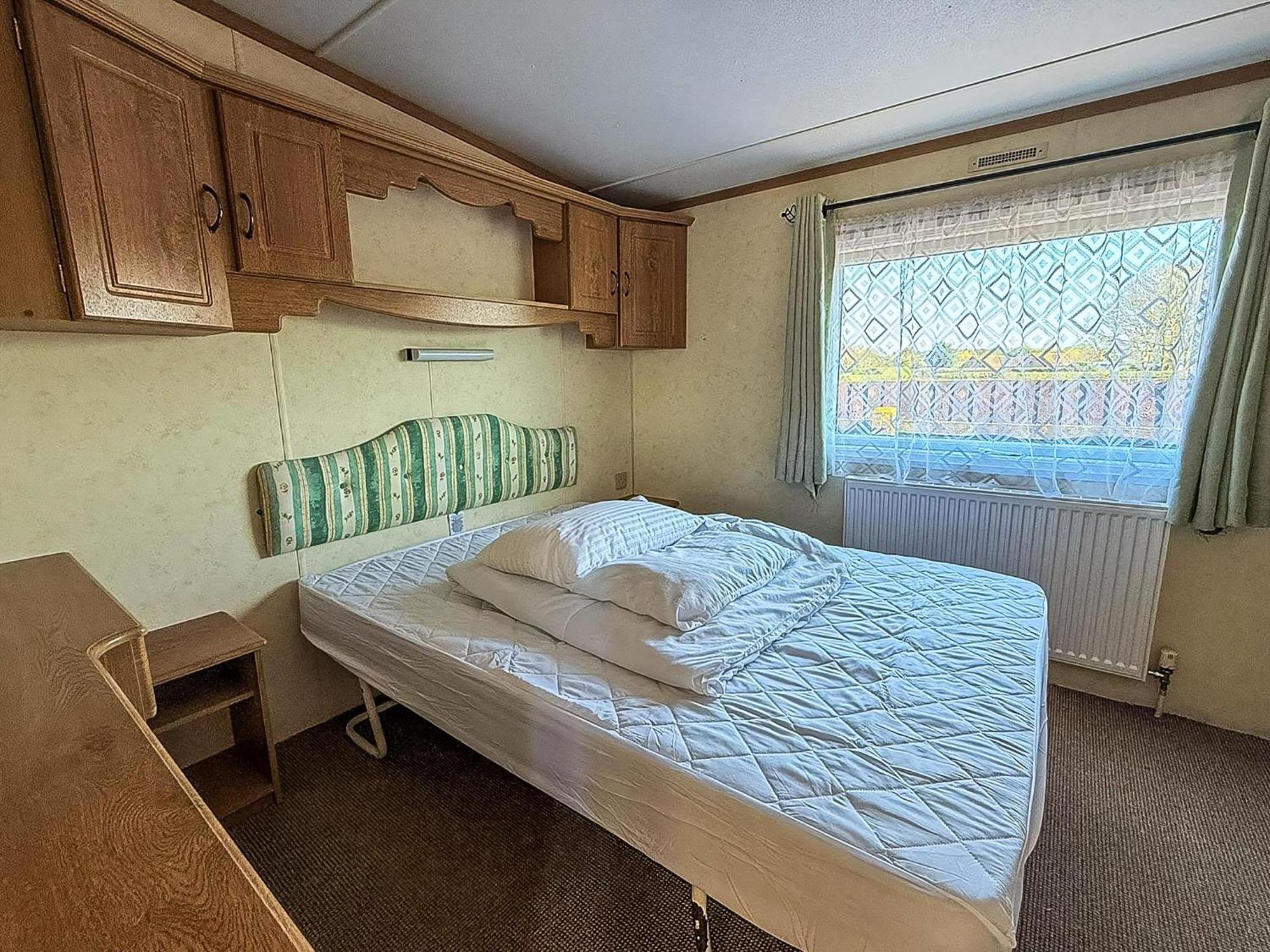 6 Berth Caravan By The Beach In Hunstanton In Norfolk, Pets Welcome Ref 13009L Exteriör bild
