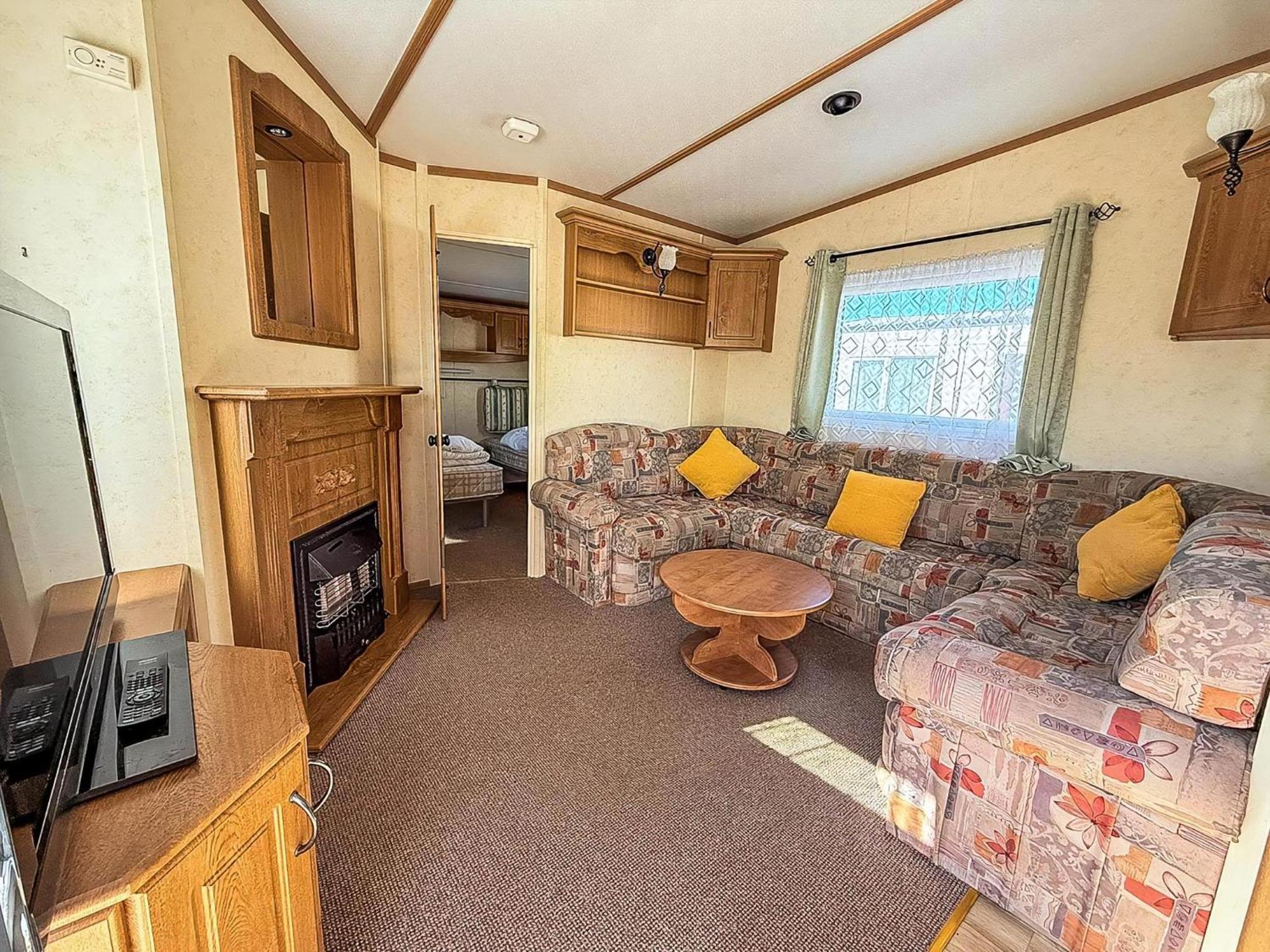6 Berth Caravan By The Beach In Hunstanton In Norfolk, Pets Welcome Ref 13009L Exteriör bild