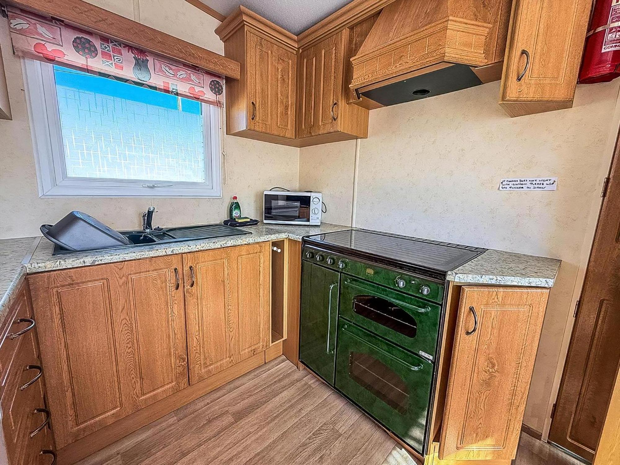 6 Berth Caravan By The Beach In Hunstanton In Norfolk, Pets Welcome Ref 13009L Exteriör bild