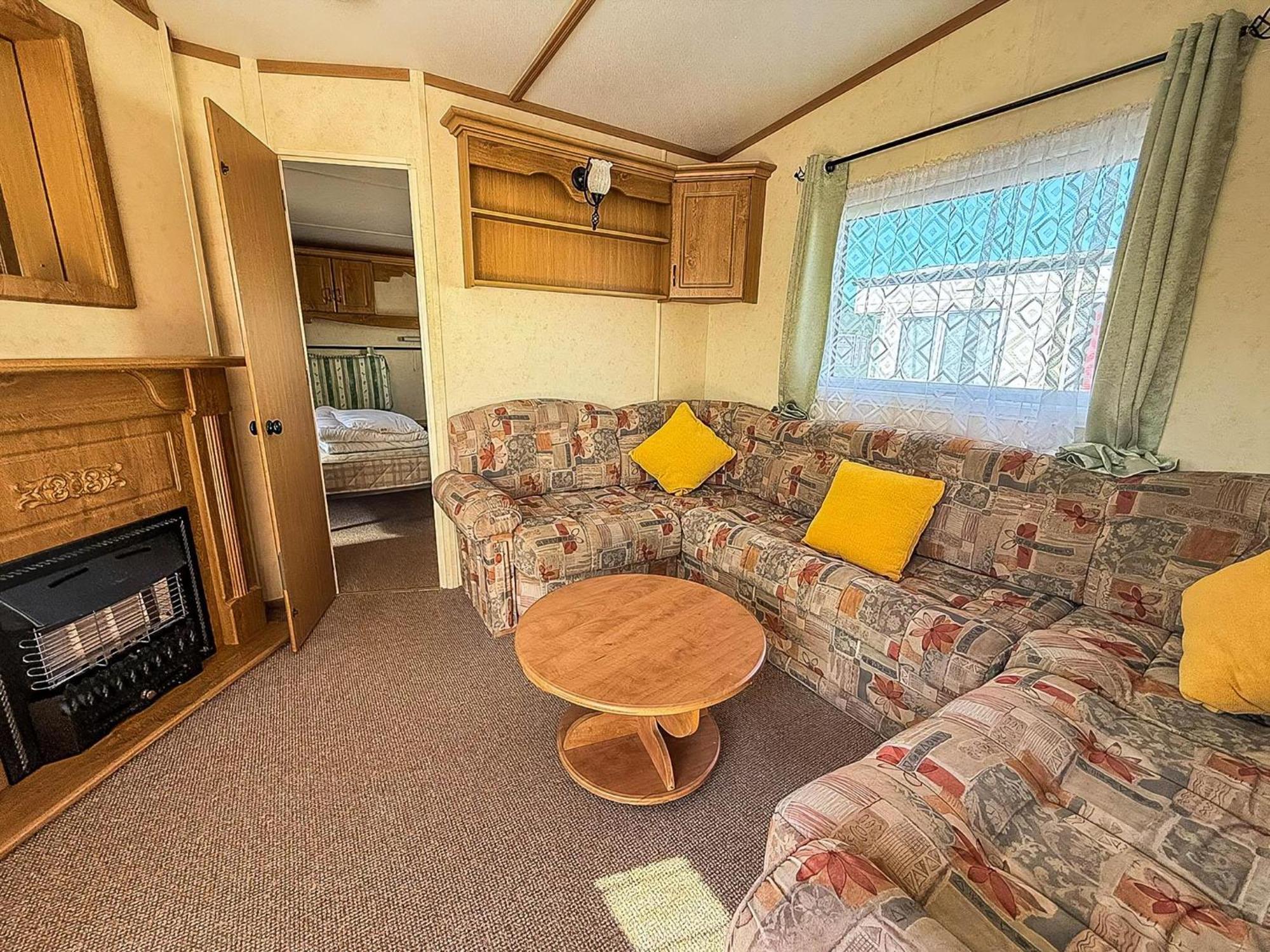 6 Berth Caravan By The Beach In Hunstanton In Norfolk, Pets Welcome Ref 13009L Exteriör bild