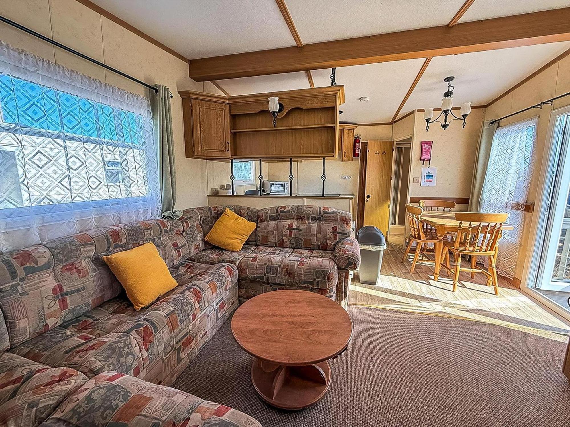 6 Berth Caravan By The Beach In Hunstanton In Norfolk, Pets Welcome Ref 13009L Exteriör bild